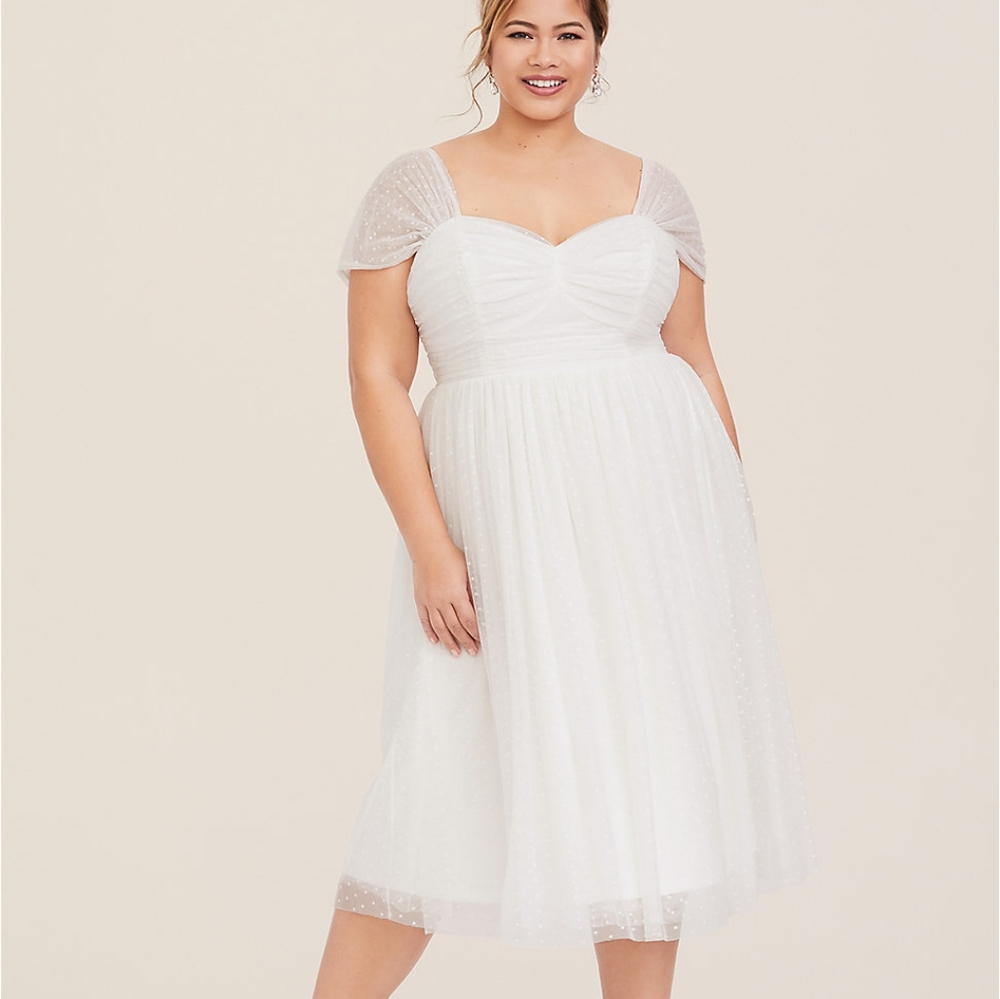 Torrid size 18 Swiss dot wedding dress